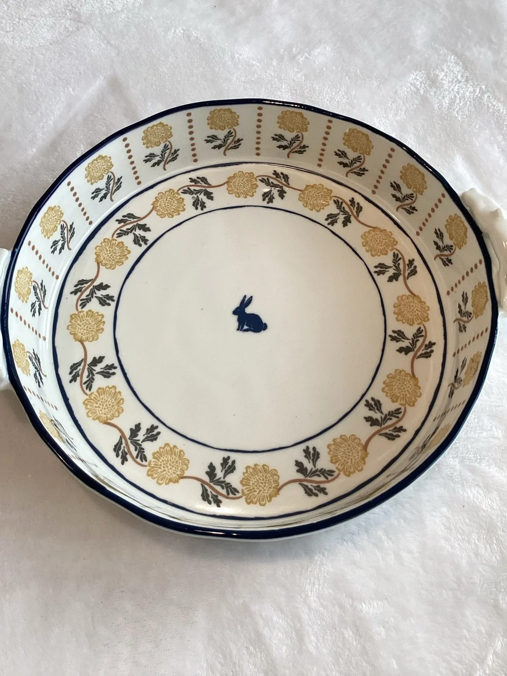 Anthropologie Millie Round Baking Dish Stoneware New Farm Rustic Bunny